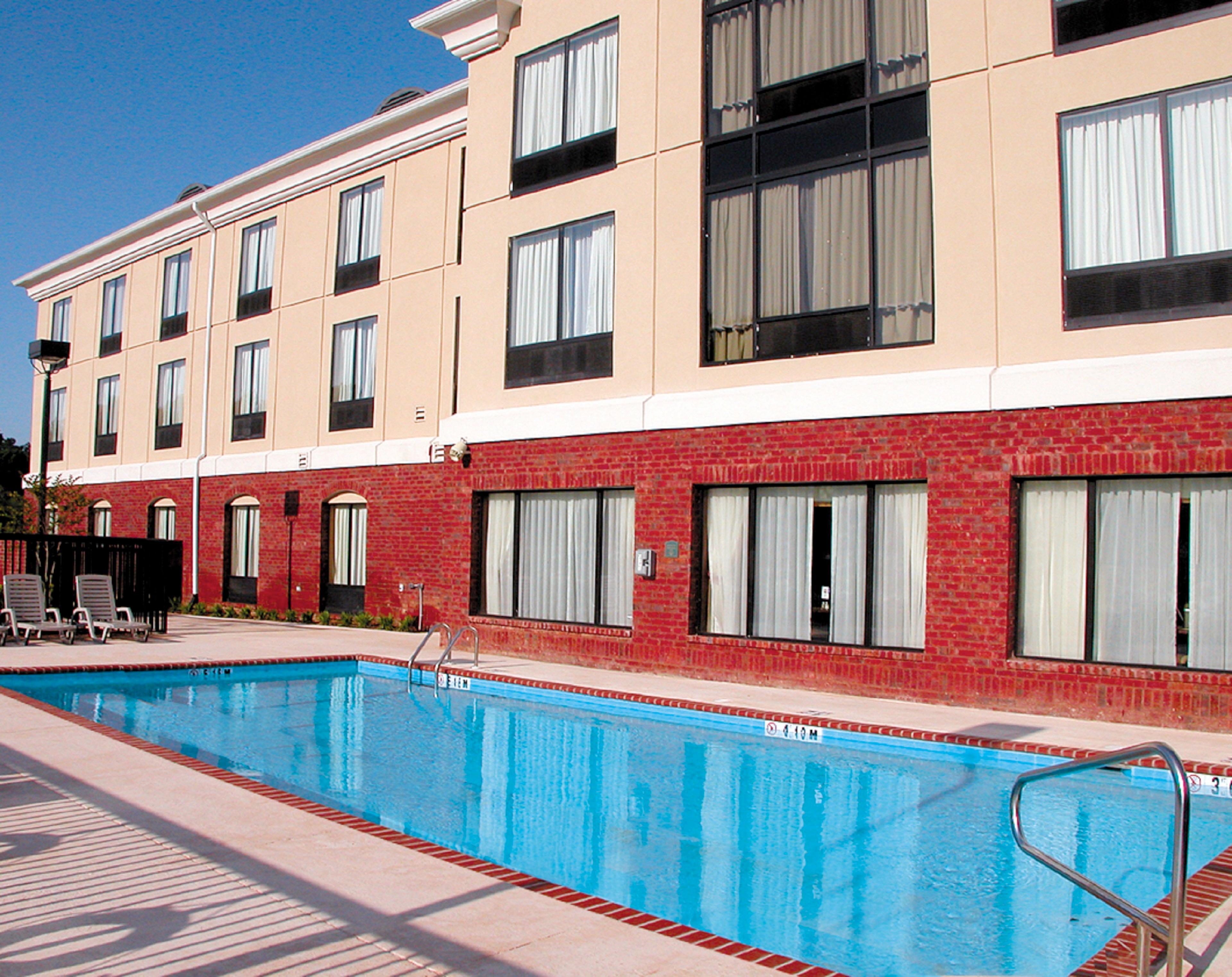 Holiday Inn Express & Suites Tupelo, An Ihg Hotel Exterior photo