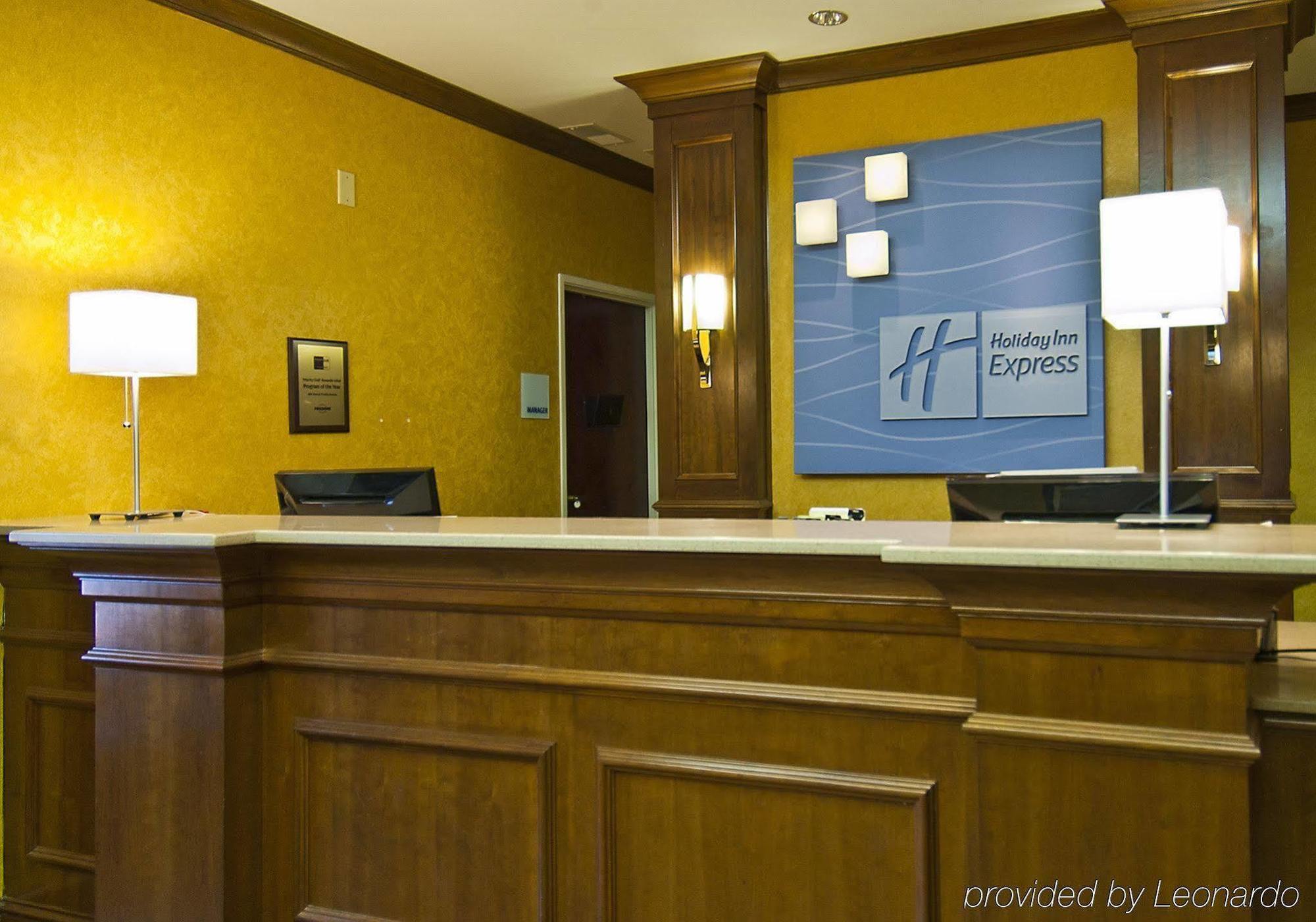 Holiday Inn Express & Suites Tupelo, An Ihg Hotel Interior photo